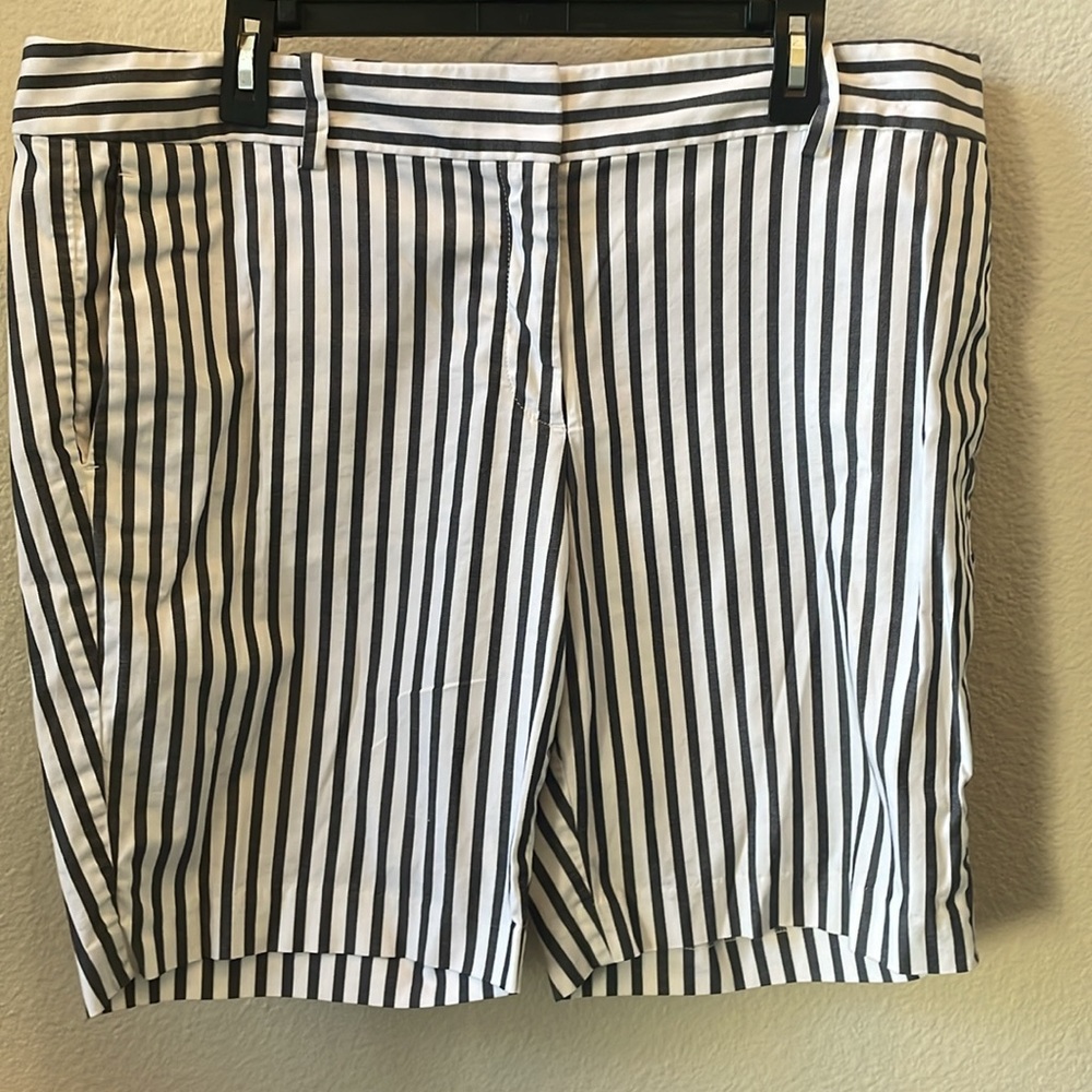 Ann Taylor Factory charcoal black and White Striped Shorts. Size 16.